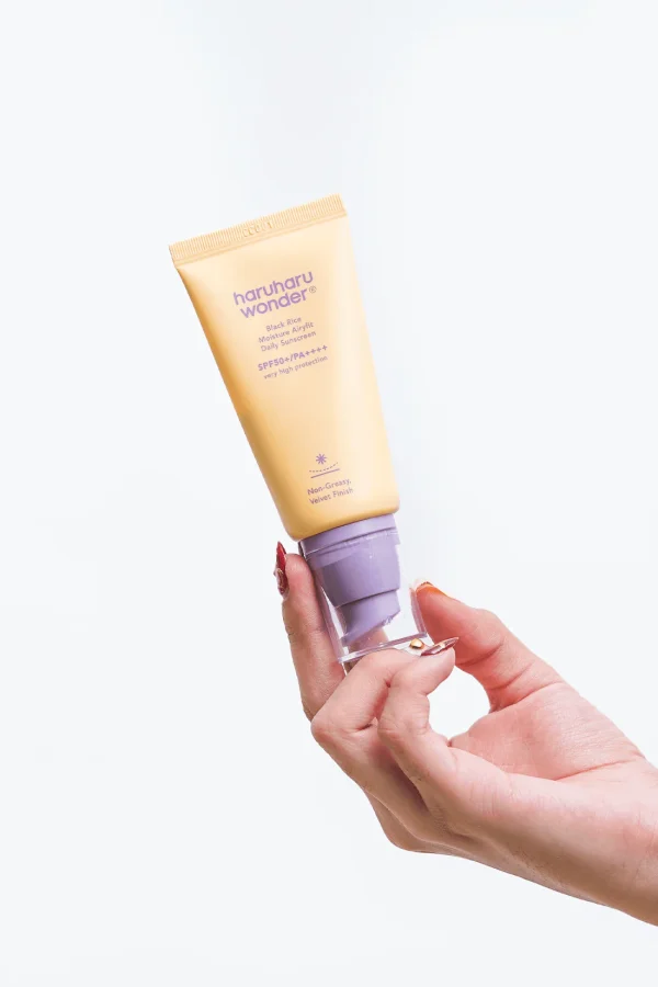 HARUHARU WONDER BLACK RICE MOISTURE AIRYFIT DAILY SUNSCREEN 50ML - Image 2